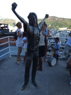 Estátua de MJ